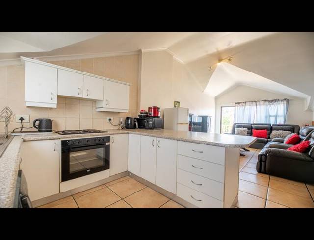 2 BEDROOM APARTMENT FOR SALE IN BRACKENFELL CENTRAL